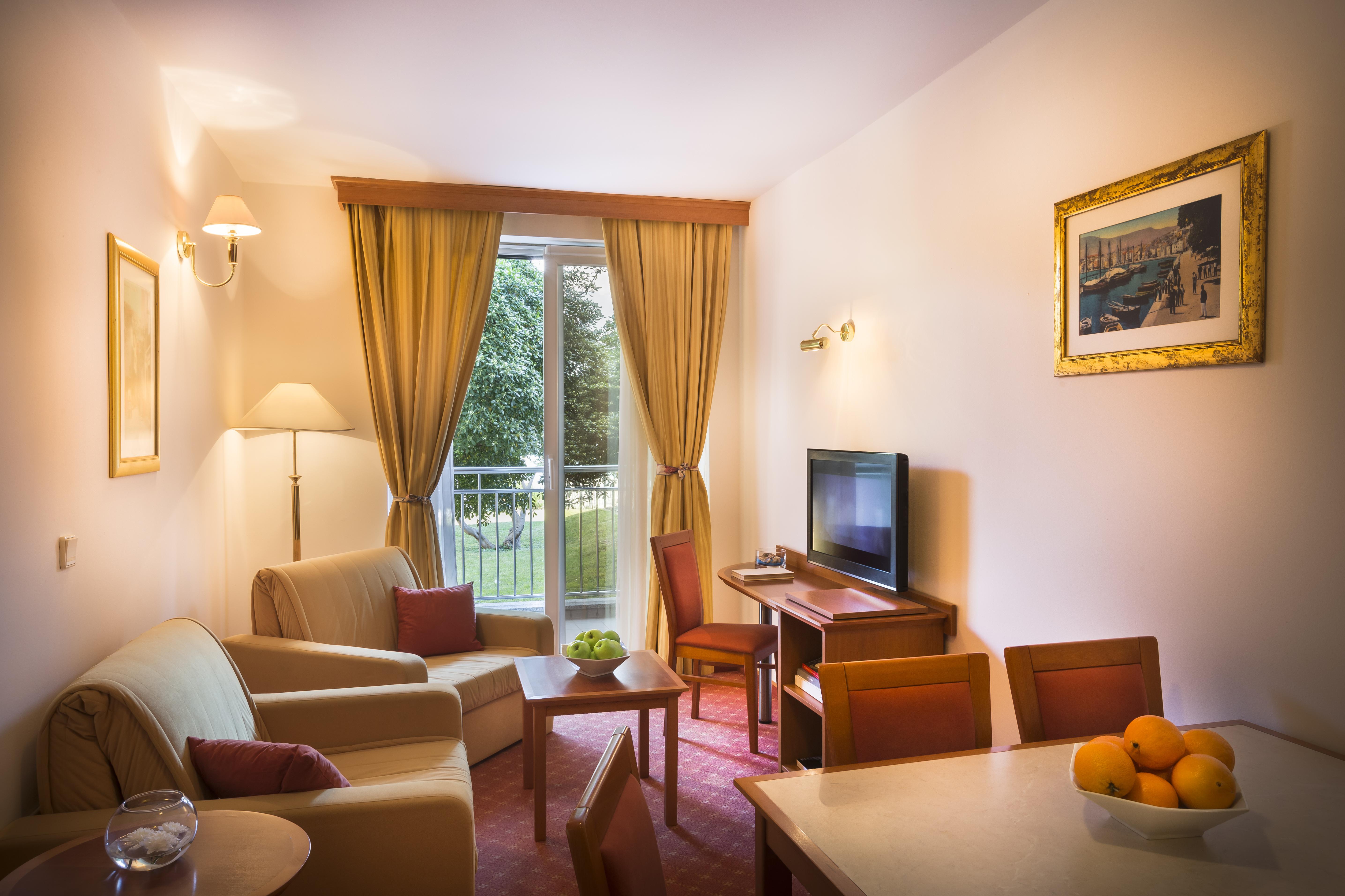 Hotel Valamar Adria 4*