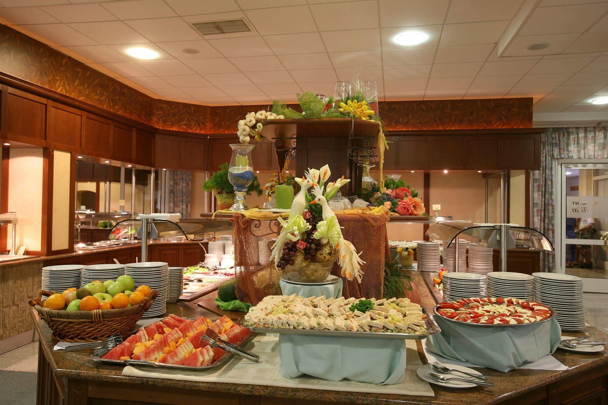 Hotel Valamar Adria 4*